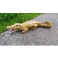 Betonnen beeld krokodil – decoratief tuinbeeld