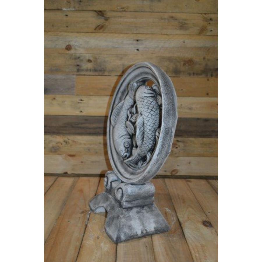 Betonnen Koi wiel met zwemmende vissen – Yin yang tuinornament-2