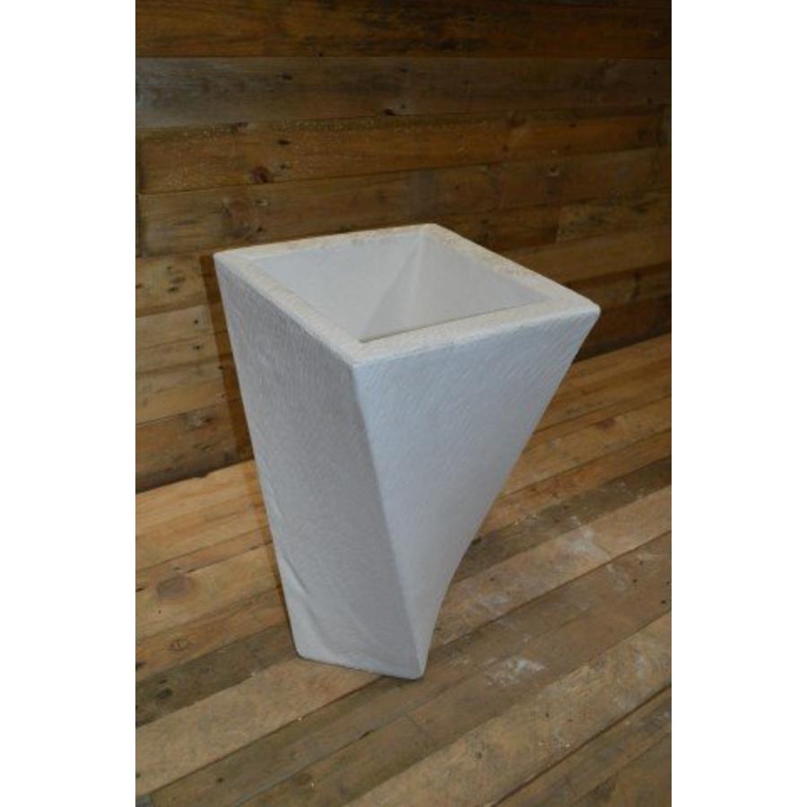 Kleine getordeerde betonnen bloempot modern-2