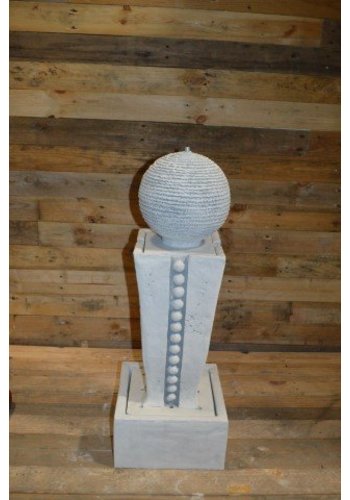 Abstract waterornament met bol 