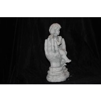 thumb-Betonnen beeld van engeltje in twee handen – Klein, sfeervol en decoratief-2