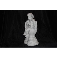 thumb-Betonnen beeld van engeltje in twee handen – Klein, sfeervol en decoratief-3