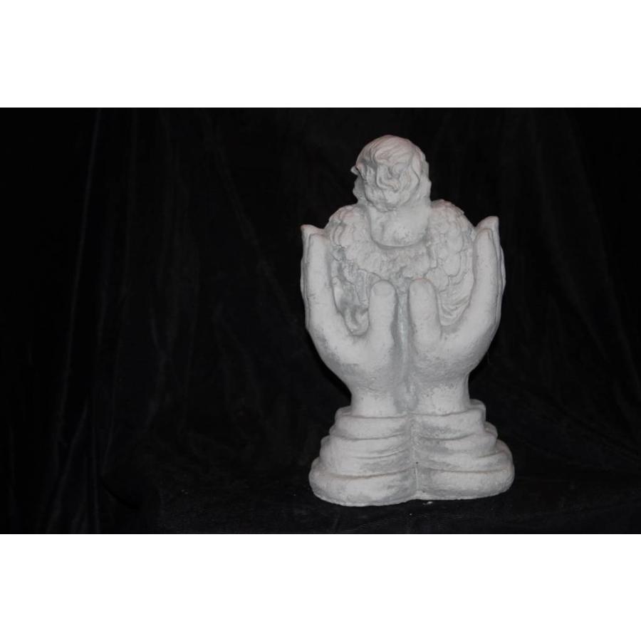 Betonnen beeld van engeltje in twee handen – Klein, sfeervol en decoratief-4