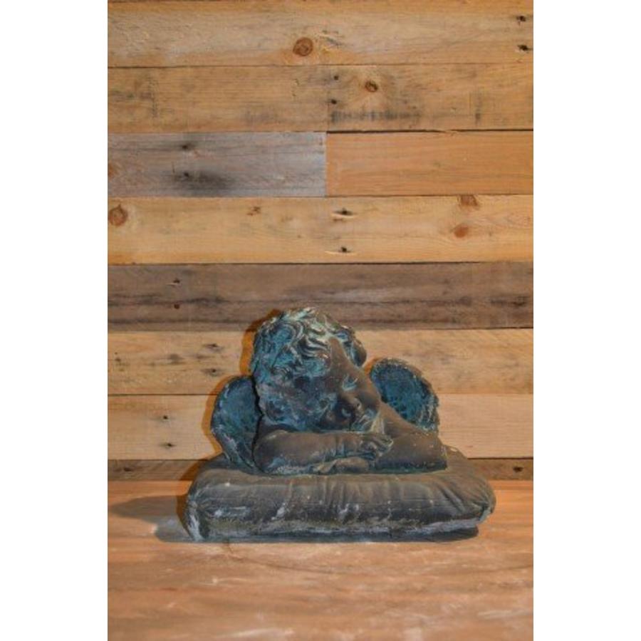 Decoratief betonnen beeldje vermoeide engel op kussen-1