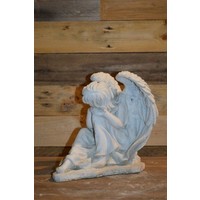 thumb-Betonnen beeld van engel die rust met hoofd op de knieën-3