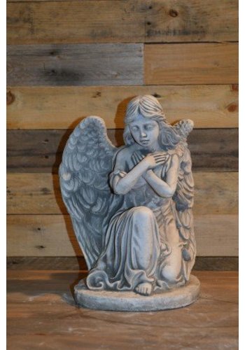 Betonnen beeld knielende engel 