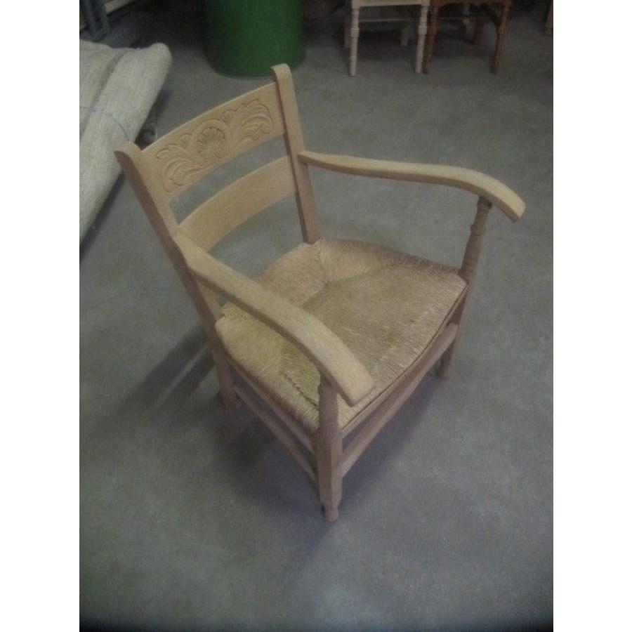 Massief eiken armstoel met biezen mat – comfortabel en stijlvol-3