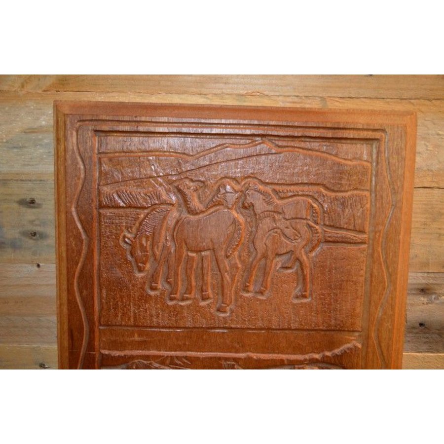 Vintage houtsnijwerk met paarden-2