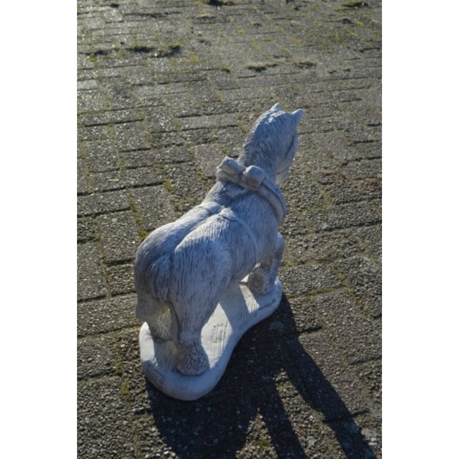 Sterk Belgisch trekpaard van beton – Brabants trekpaard als tuindecoratie-2