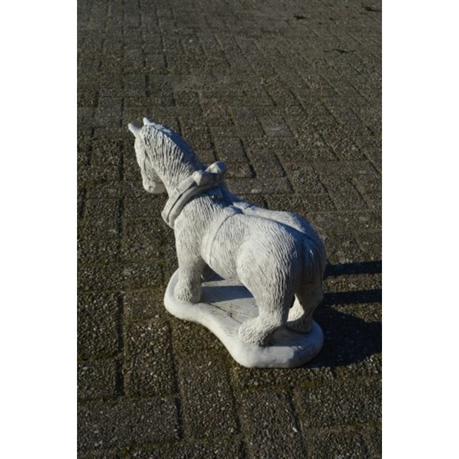Sterk Belgisch trekpaard van beton – Brabants trekpaard als tuindecoratie-3
