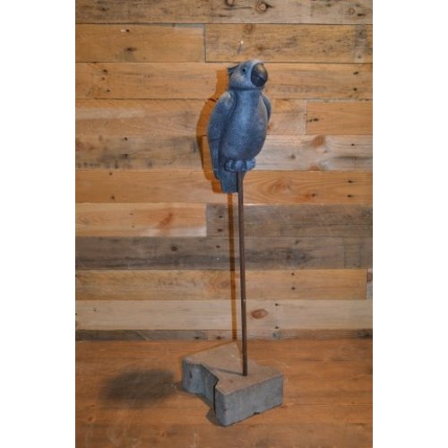 Betonnen beeld papegaai op standaard 