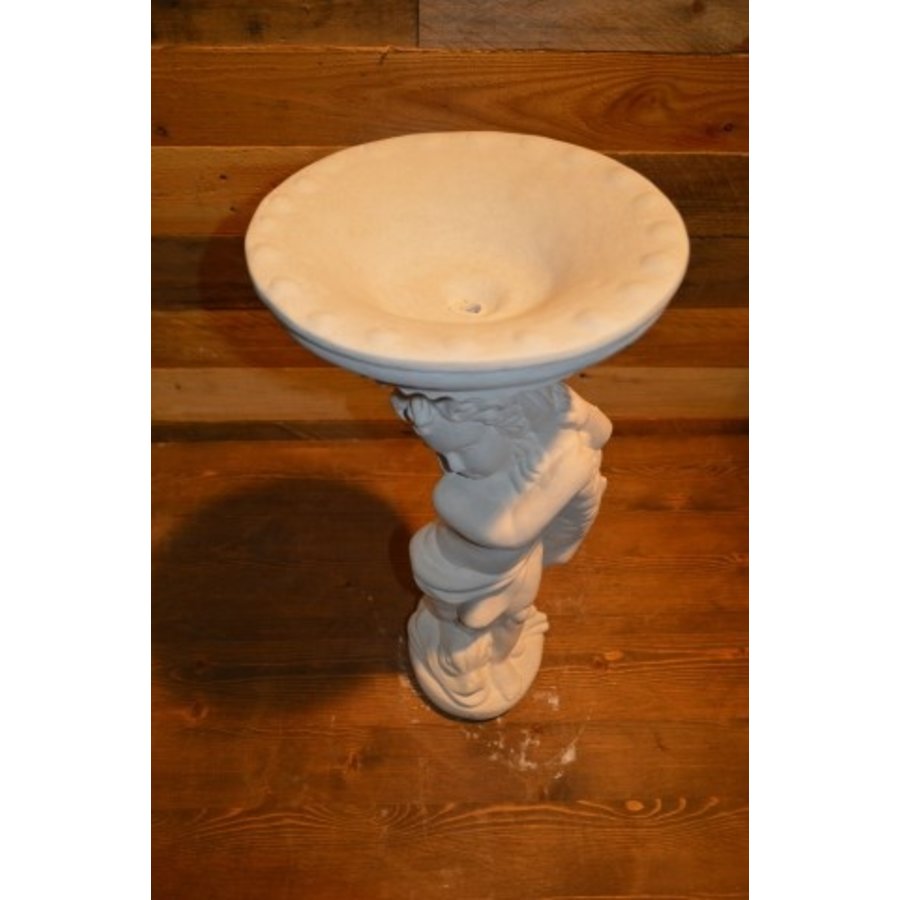 Betonnen jongen met schaal – multifunctioneel tuinbeeld voor binnen en buiten-6