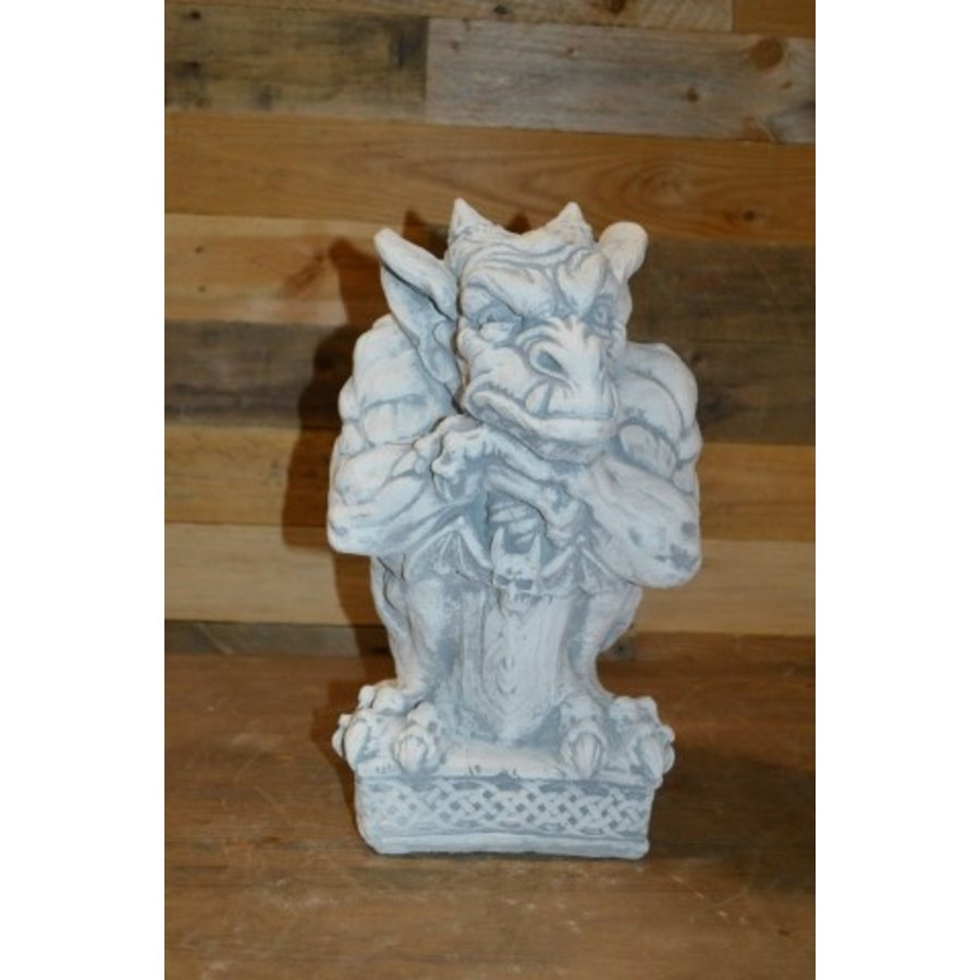 Betonnen waterspuwer Gargouille – decoratief tuinbeeld voor binnen en buiten-1