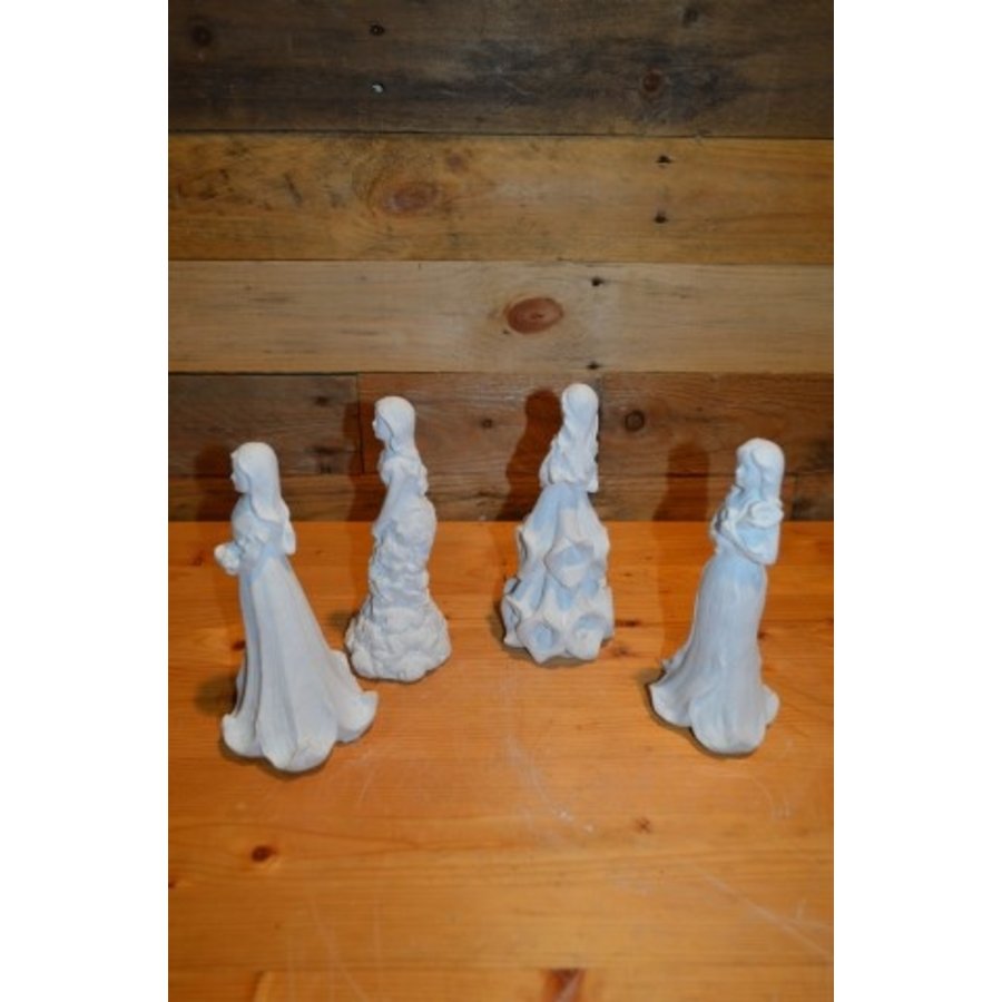 Set van 4 betonnen bloemenvrouwen – jurken per jaargetijde-3