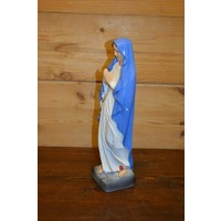 Polyester beeld van biddende Maria – Klein religieus tuinbeeld