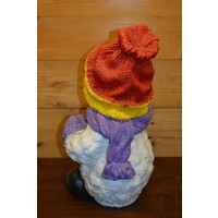 thumb-Polyester sneeuwman met rode ijsmuts – Winter decoratie beeldje-4
