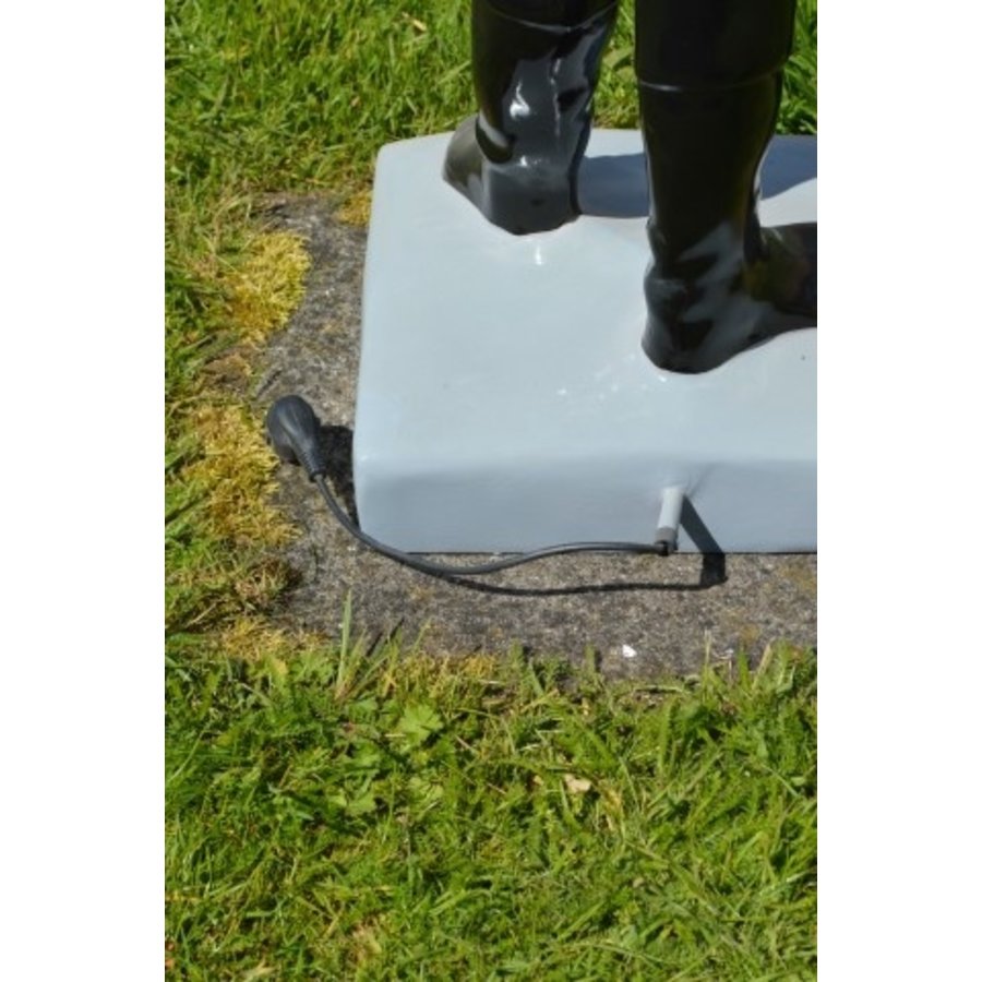 Grote jockey ruiter met lantaarn – Tuinbeeld van polyester-5