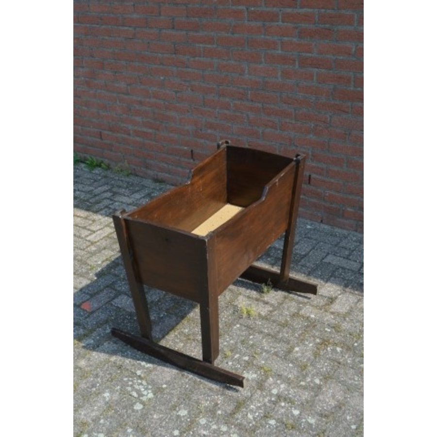 Vintage schommelwieg van oud grenen-3