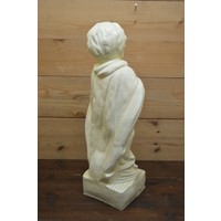 thumb-Kleine jongen met cape – Decoratief tuinbeeld van polyester-3