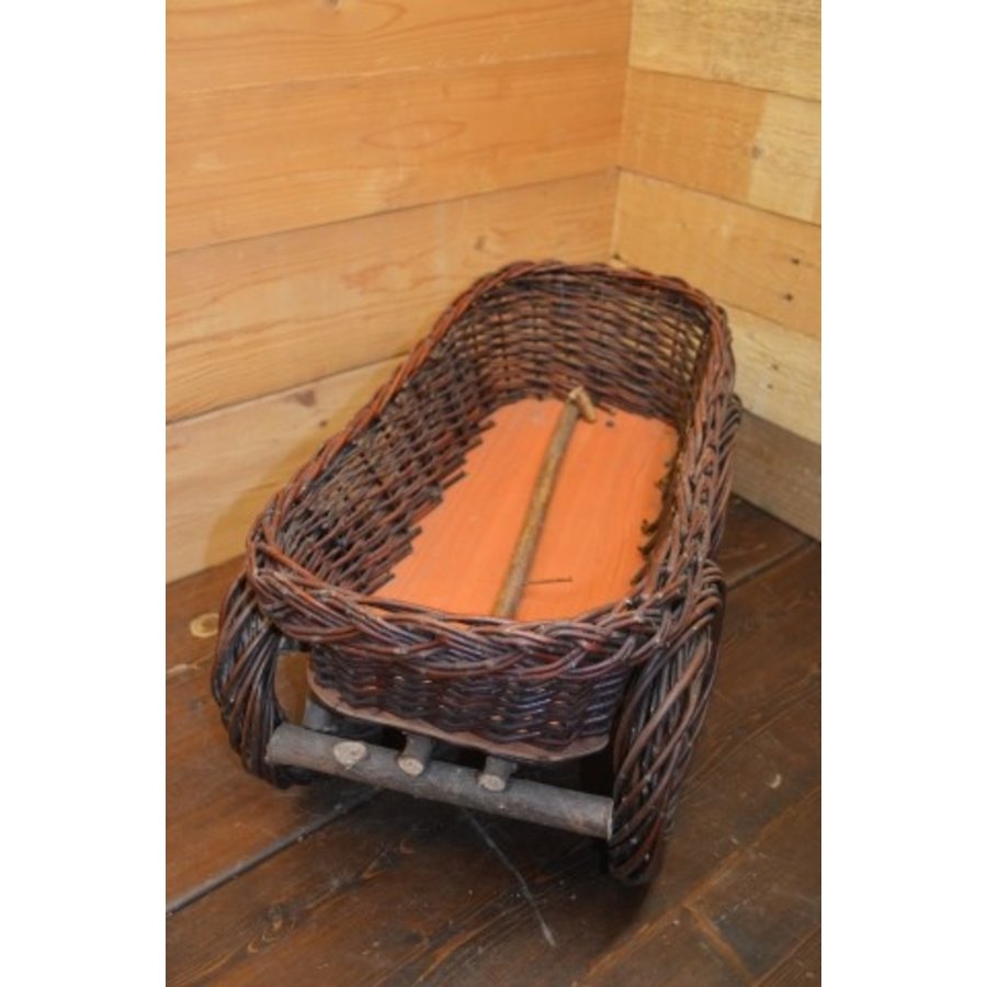 Decoratief wilgentenen karretje – handgevlochten plantenbakje in de vorm van een bolderkar-4