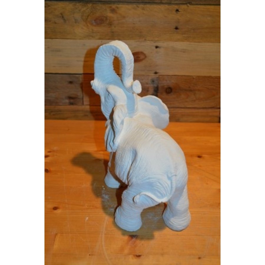 Betonnen olifant met slurf omhoog voor geluk en voorspoed-4