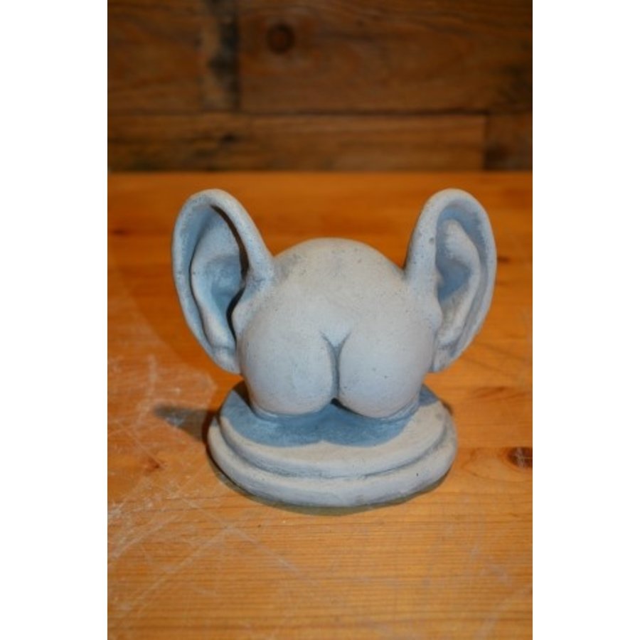 Betonnen blote billen met oren – grappig beeldje voor binnen of buiten-1