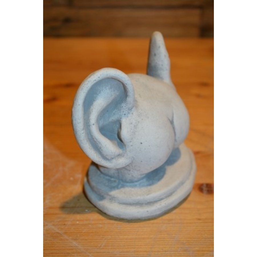 Betonnen blote billen met oren – grappig beeldje voor binnen of buiten-2