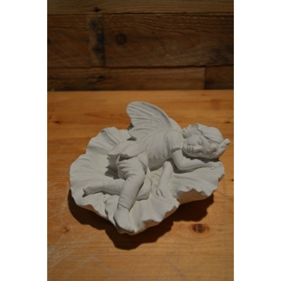 Betonnen beeld slapend elfje in open bloem voor binnen of buiten-1