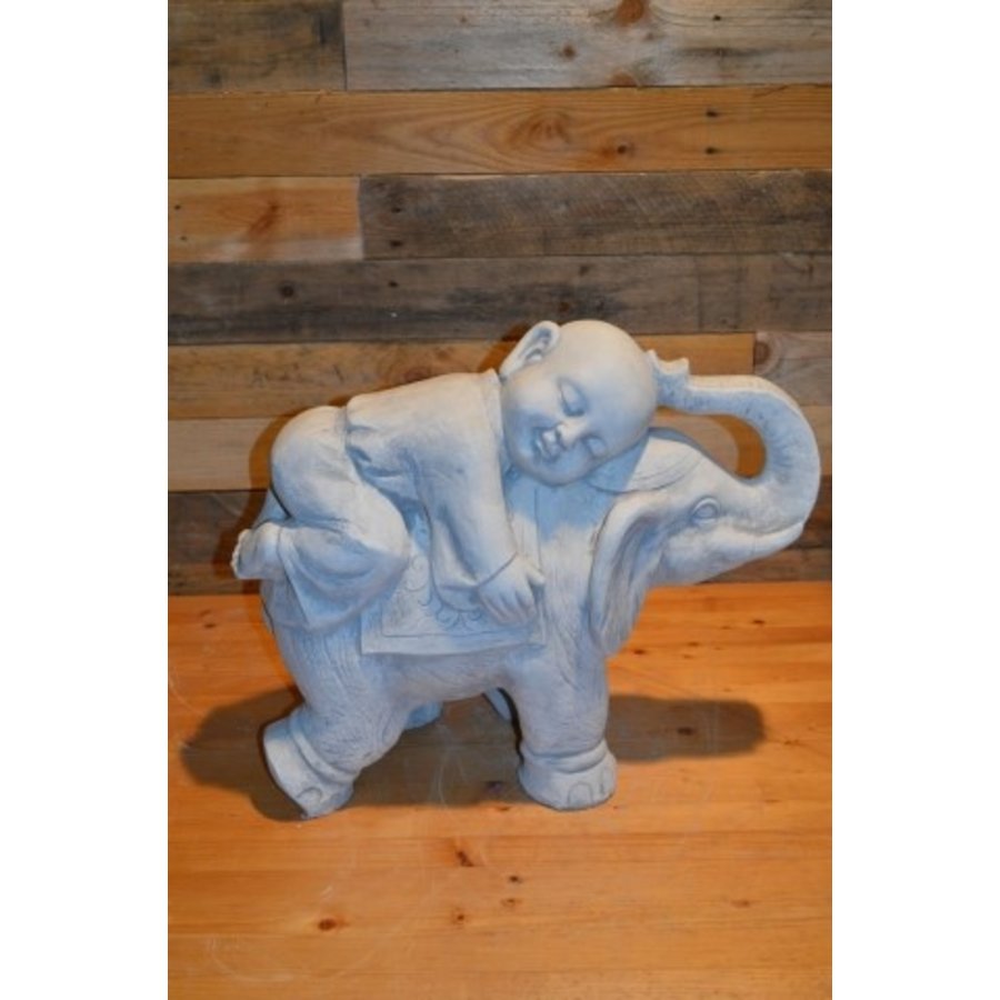 Betonnen beeld van jonge Shaolin monnik slapend op olifant voor tuin of interieur-1