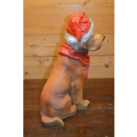 Polyester beeld van een kerst Labrador hond met muts en das voor binnen en buiten