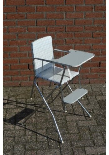 Vintage kinderstoel met chromen onderstel 
