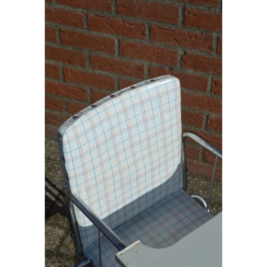 Vintage kinderstoel met chromen onderstel-5