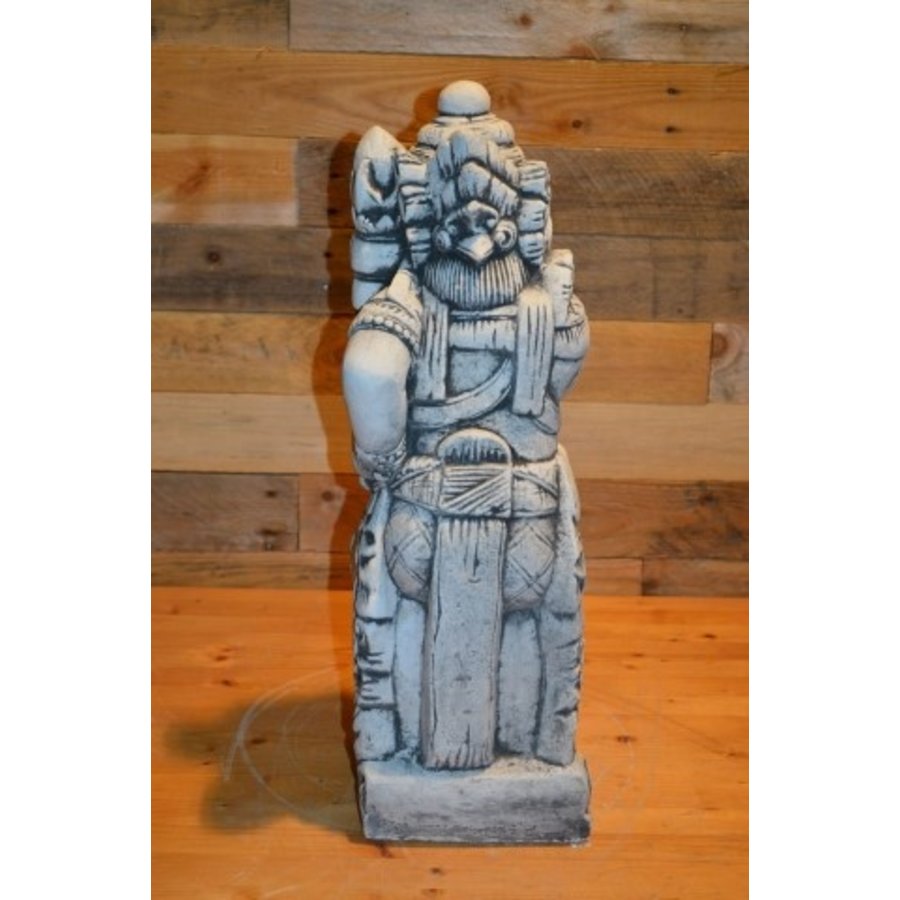 Betonnen Balinese tempelwachter met wapen links-3