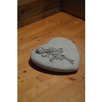 thumb-Betonnen hart met rozen – symbool van liefde en herinnering-2