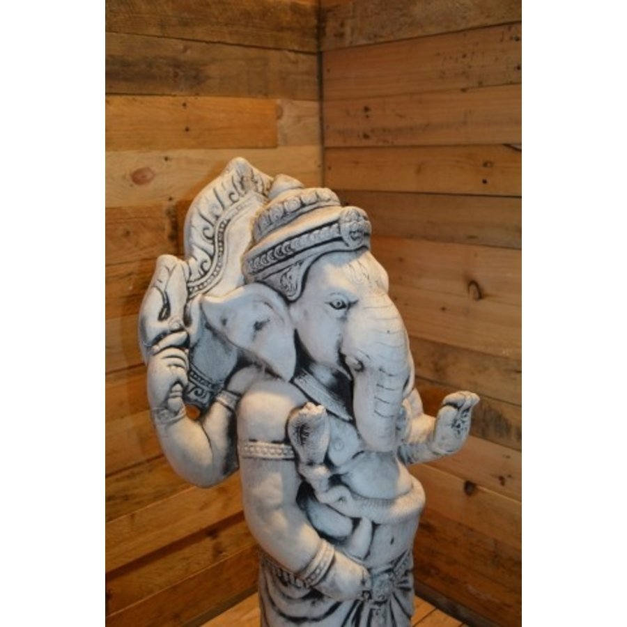 Staande Ganesha de Hindoestaanse god met het olifanten gezicht.-7