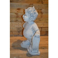 thumb-Betonnen beeld Skateboard jongen – Speels en levendig voor tuin en huis-4