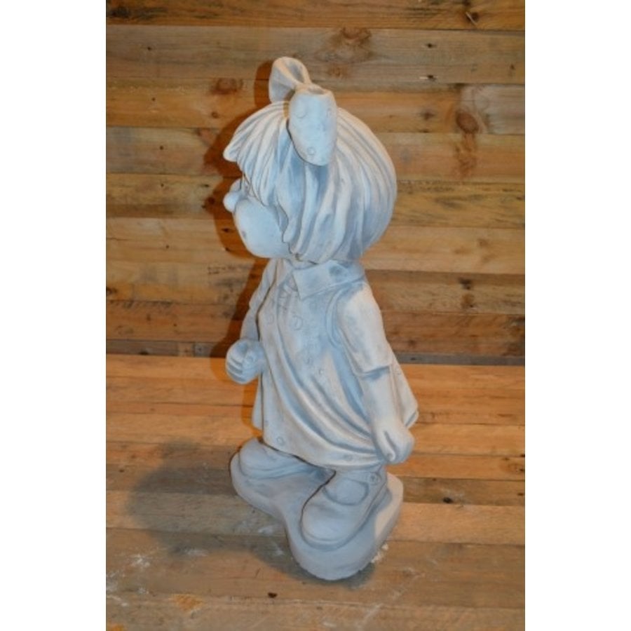 Betonnen beeld Meisje met strik – Sfeervol en speels voor tuin en huis-2