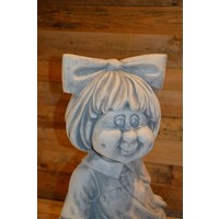 thumb-Betonnen beeld Meisje met strik – Sfeervol en speels voor tuin en huis-5