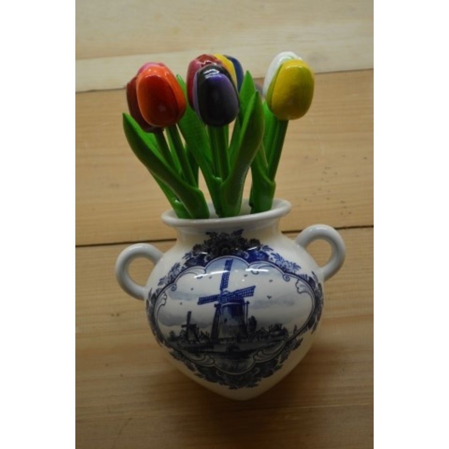 Boeket houten tulpen in een handbeschilderde Delfts blauwe wandvaas-3
