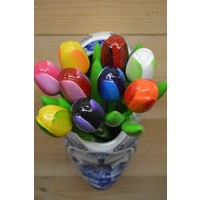 thumb-Boeket houten tulpen in een handbeschilderde Delfts blauwe muurklomp-5
