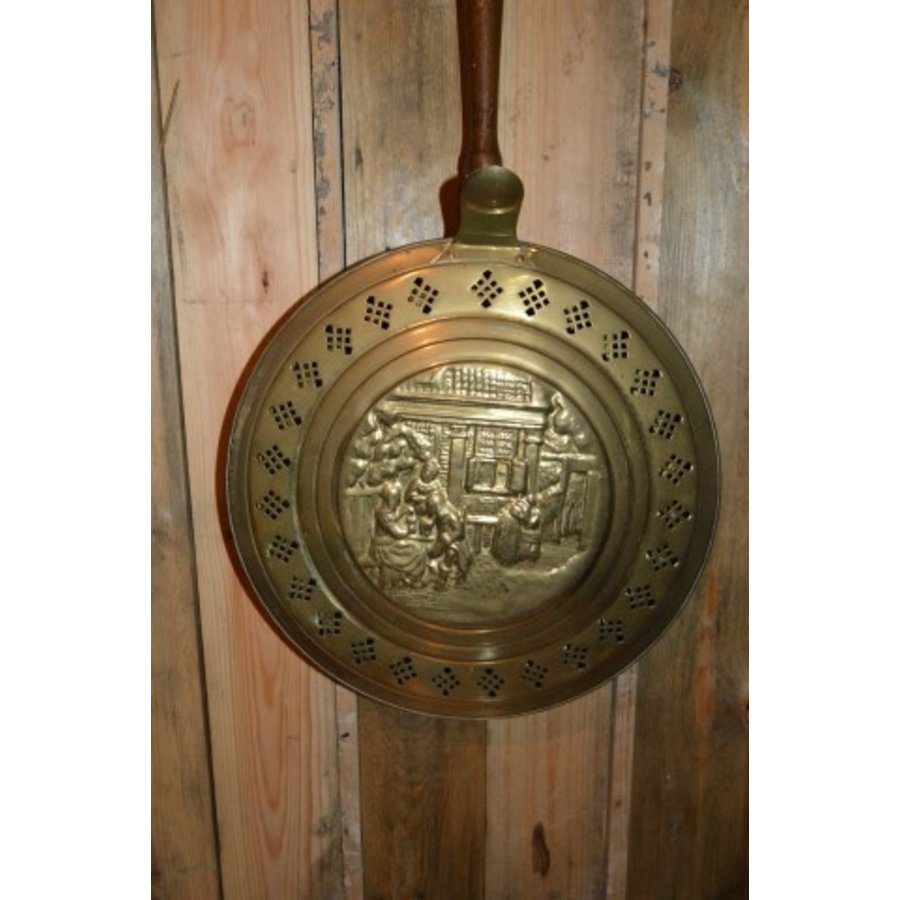 Vintage bedstoof (beddenpan) met eikenhouten steel en koperen pan-2