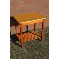 thumb-Tweedehands retro bijzettafeltje met houten onderstel en kunststof rand-1