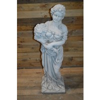 thumb-Betonnen tuinbeeld van een Griekse of Romeinse vrouw met bloemen-1