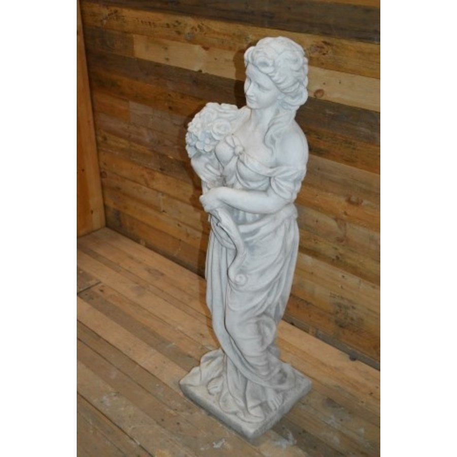 Betonnen tuinbeeld van een Griekse of Romeinse vrouw met bloemen-4
