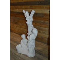 thumb-Spelende kinderen onder appelboom – betonnen tuinbeeld-3