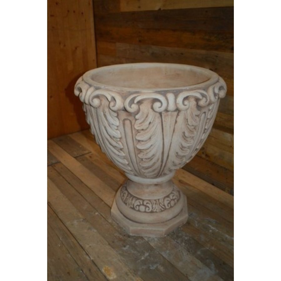 Bloempot sierlijk model bloembak van beton-1