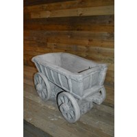 thumb-Landelijke betonnen bloembak als boeren transportwagen met hooikar-1