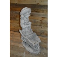 thumb-Betonnen beeld meisje met kruiwagen als plantenbak-2