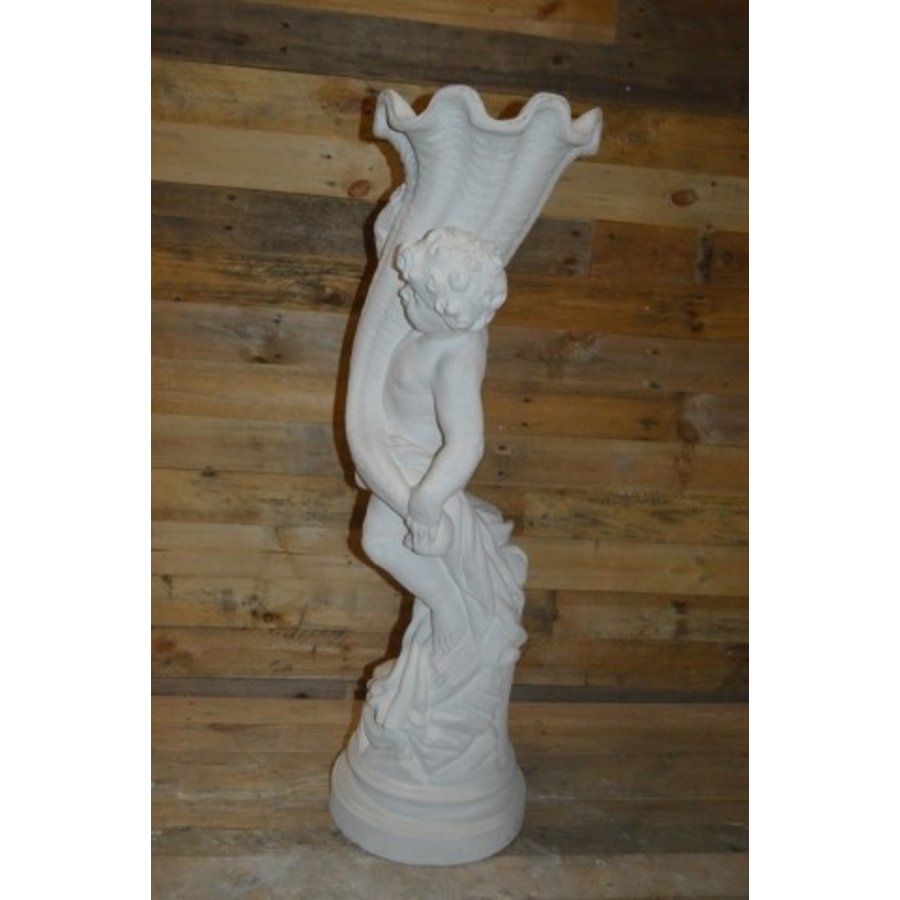 Betonnen beeld engel met schelphoorn als plantenbak-5