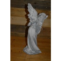 thumb-Betonnen tuinbeeld van elfje met bloemen en diadeem – sierlijk fantasiebeeld-4